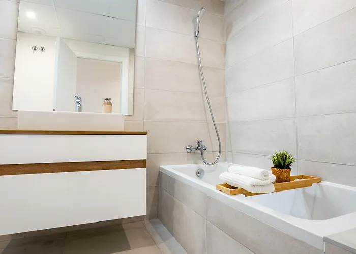 Neue In Andalusien An Der Costa Del Sol - Boho Style - 40 Qm Terrasse, 3-bedroom, Pool, Gym, Work Lounge Lägenhet Estepona