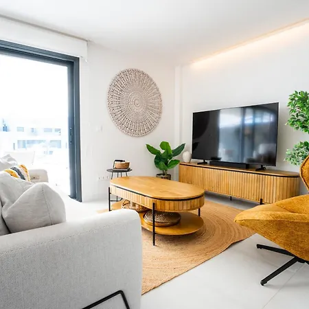 Neue In Andalusien An Der Costa Del Sol - Boho Style - 40 Qm Terrasse, 3-bedroom, Pool, Gym, Work Lounge Εστεπόνα